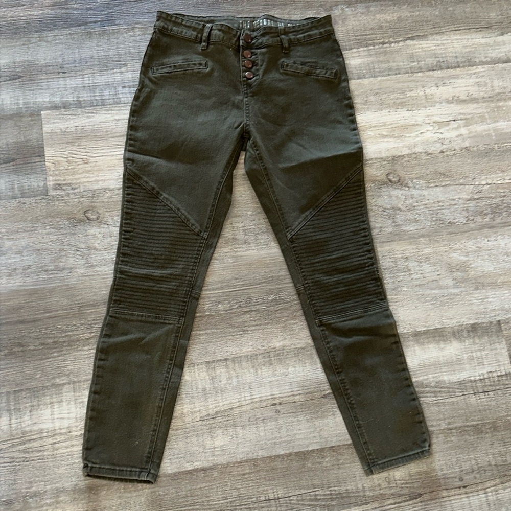 Slim Leg Button Fly Motto Jeans